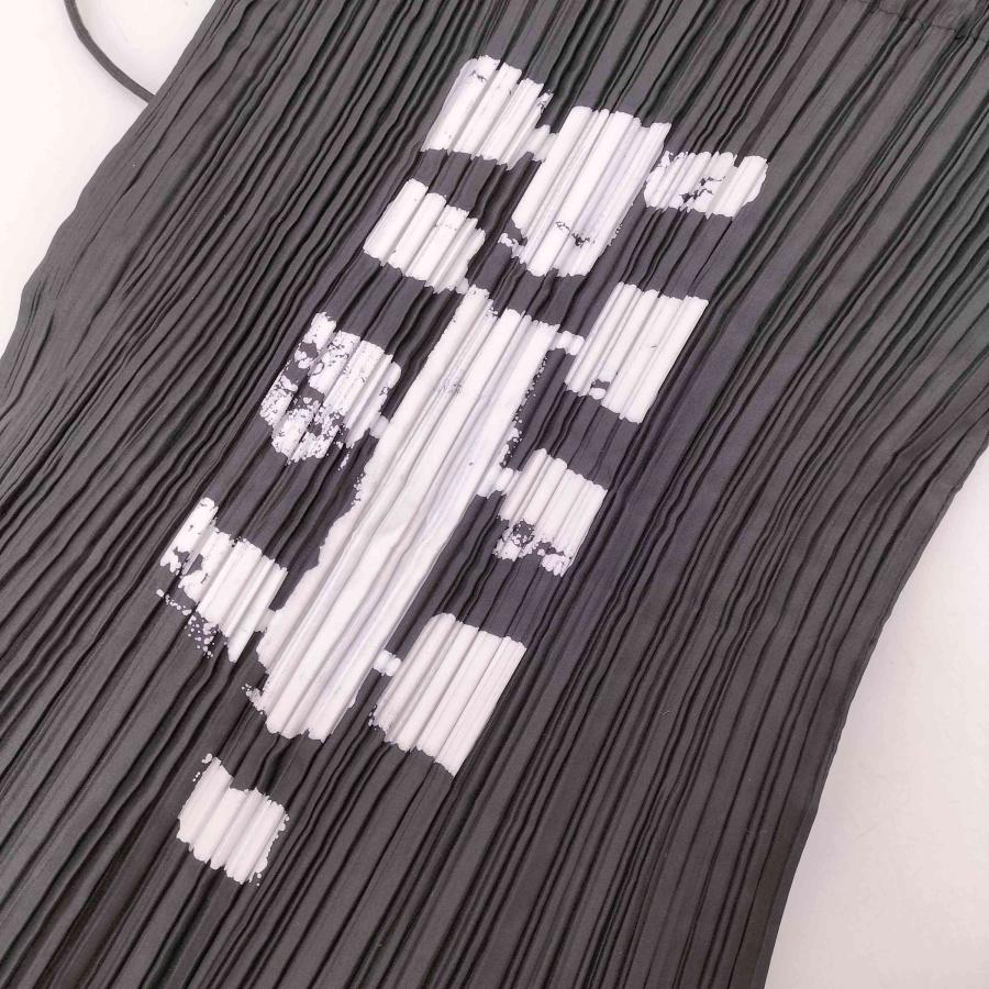 ISSEY MIYAKE（イッセイミヤケ） ペイント プリーツ ナップサック