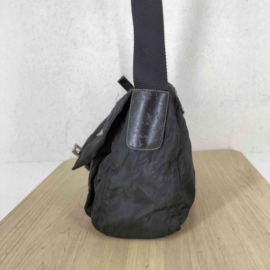 PRADA プラダ　ショルダーバッグ ナイロン 三角プレート PRADA（プラダ） 三角プレート ナイロン ショルダーバッグ nylon
