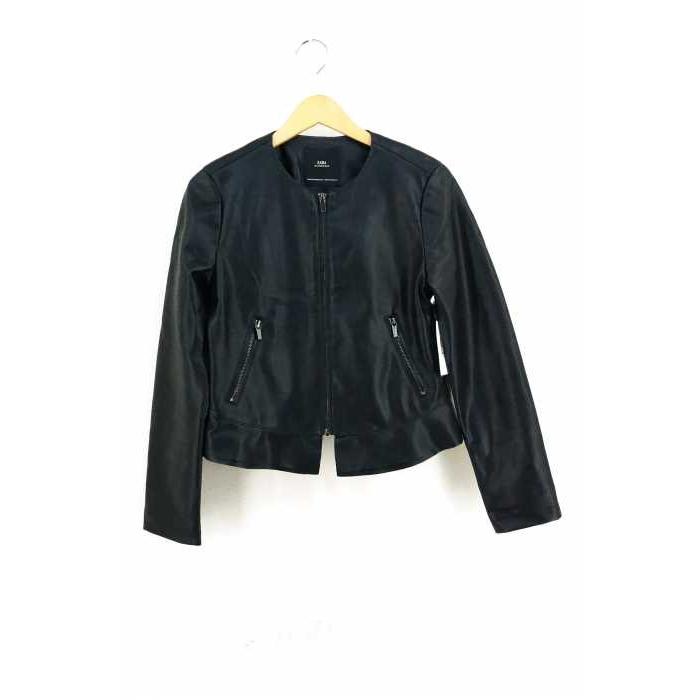 ザラ Zara ノーカラー裾フリルフェイクレザーライダース レディース M 中古 ブランド古着バズストア 0331 ブランド古着販売のbazzstore 通販 Yahoo ショッピング