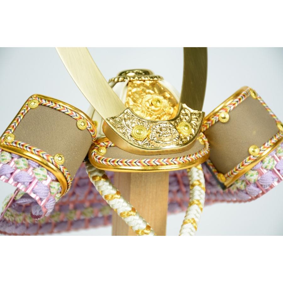 選べる3種】 五月人形 寛蔵作 面頬 兜飾り 若葉/藤/真紅 5号 飾り台