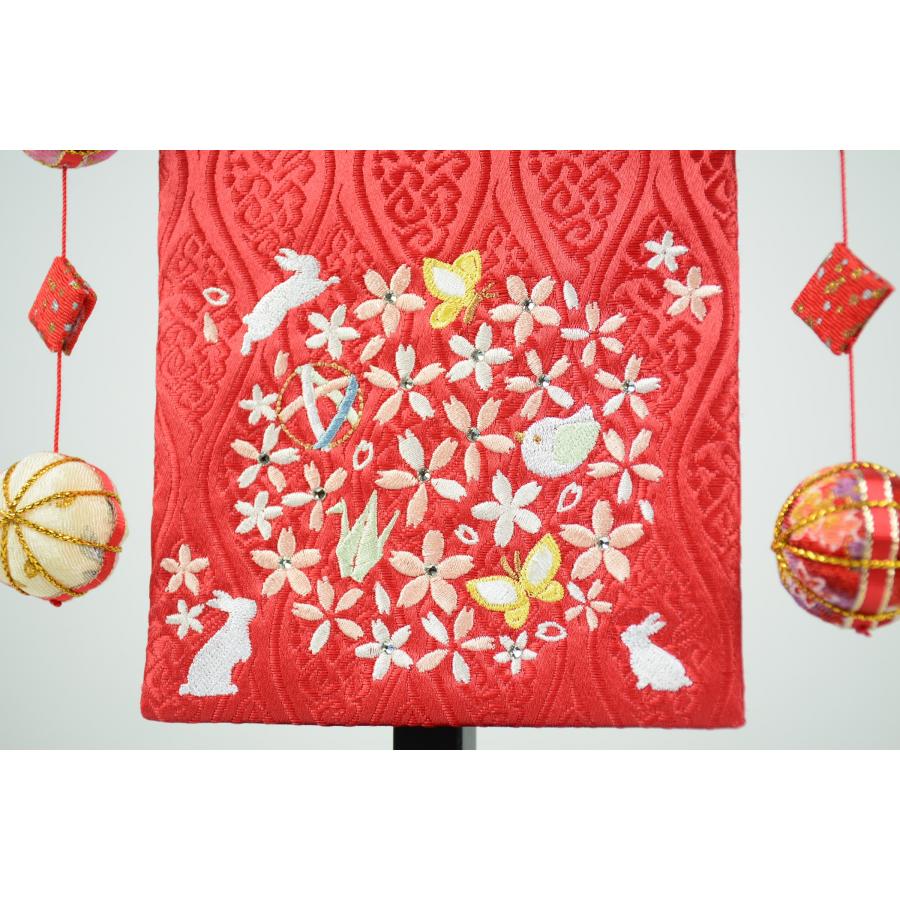 名前旗 小 刺繍 はなまりうさぎ 赤 白 鞠三連 旗サイズ30cm 毬 鞠 花 うさぎ ひな人形 雛人形 女の子 刺〓の画像