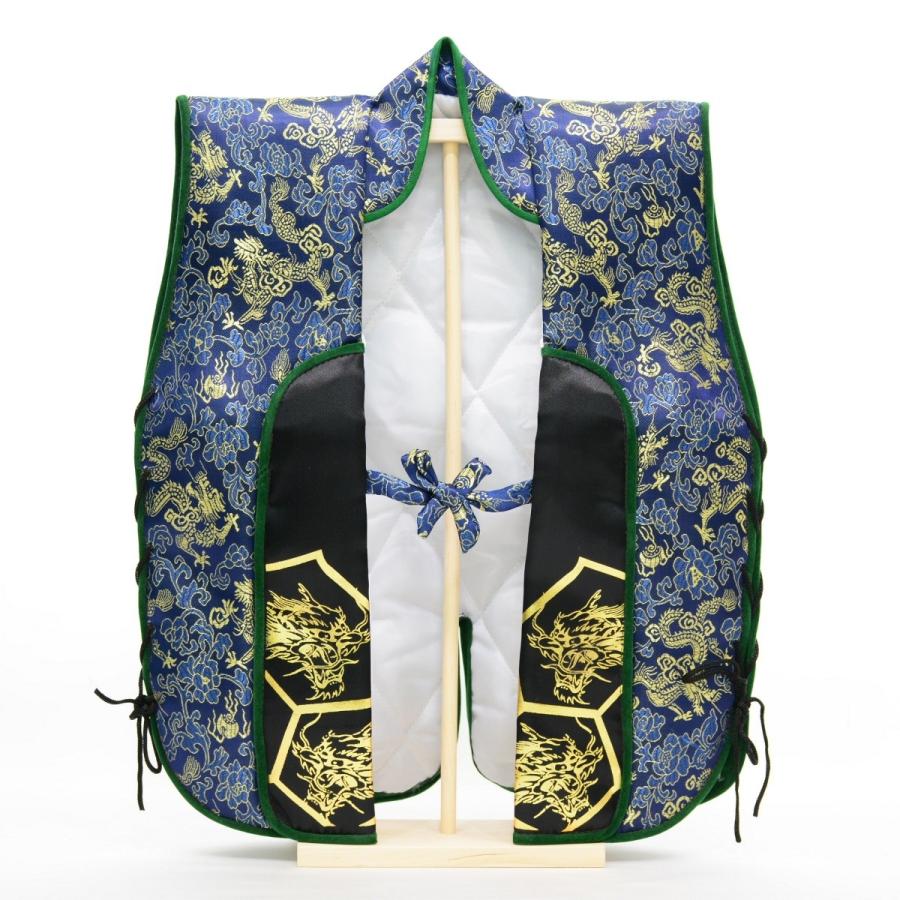 五月人形 陣羽織 金襴 龍紋様 総柄 烏帽子ハチマキ付 木製台付セット E