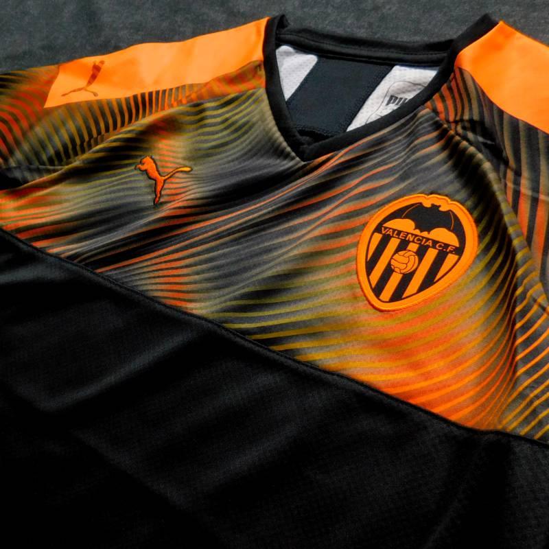 バレンシア　19　アウェイ　半袖　ジュニアユニフォーム　PUMA　2019シーズン(正規品/メール便可/メーカーコード756187 03) | PUMA | 01