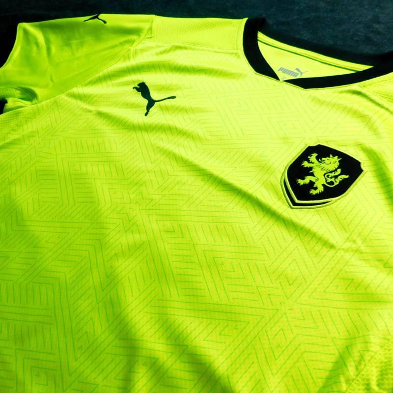 チェコ代表　20　アウェイ　半袖　ユニフォーム　PUMA　ユーロ2020（2021）(正規品/メール便可/メーカーコード756494 03) | PUMA | 01