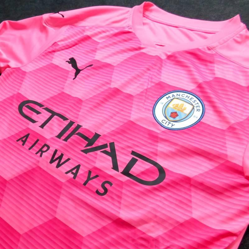 マンチェスターシティ　20　3rd・GK　長袖　ユニフォーム　PUMA　2020シーズン(正規品/メール便可/メーカーコード757102 22) | PUMA | 01