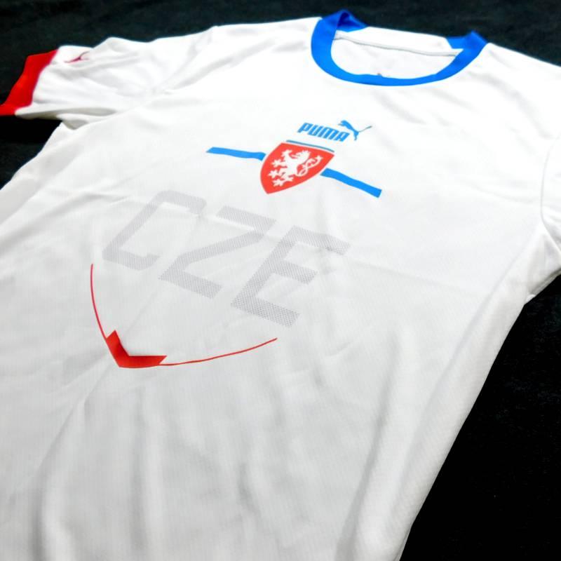 チェコ代表　22　アウェイ　半袖　ユニフォーム PUMA(正規品/メール便可/メーカーコード765866 02) | PUMA | 01