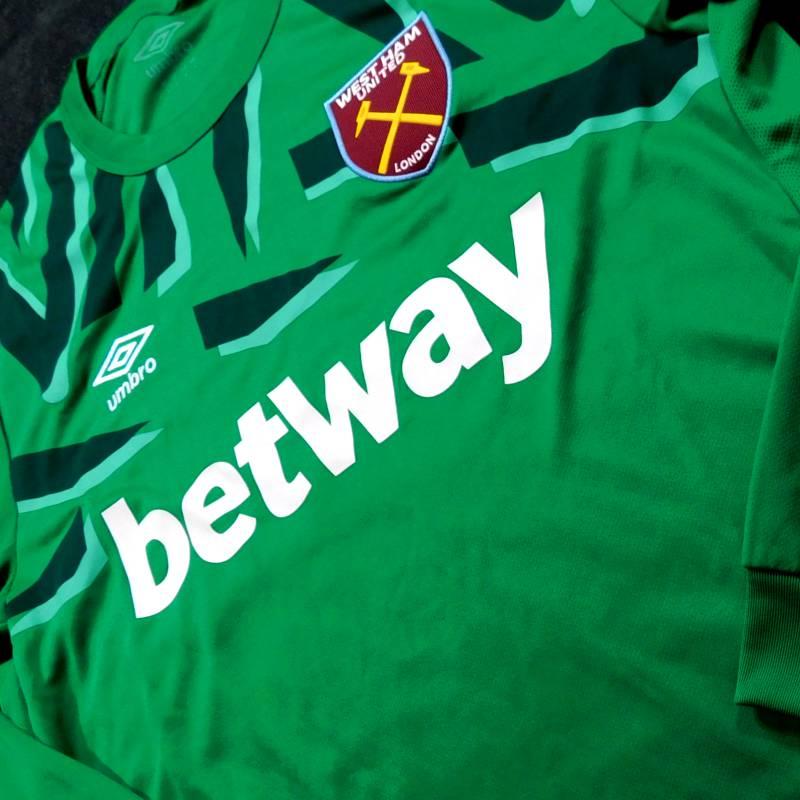 ウェストハム　19　ホーム・GK　長袖　ユニフォーム　UMBRO　2019シーズン(正規品/メール便可/メーカーコード90331U) | umbro | 01