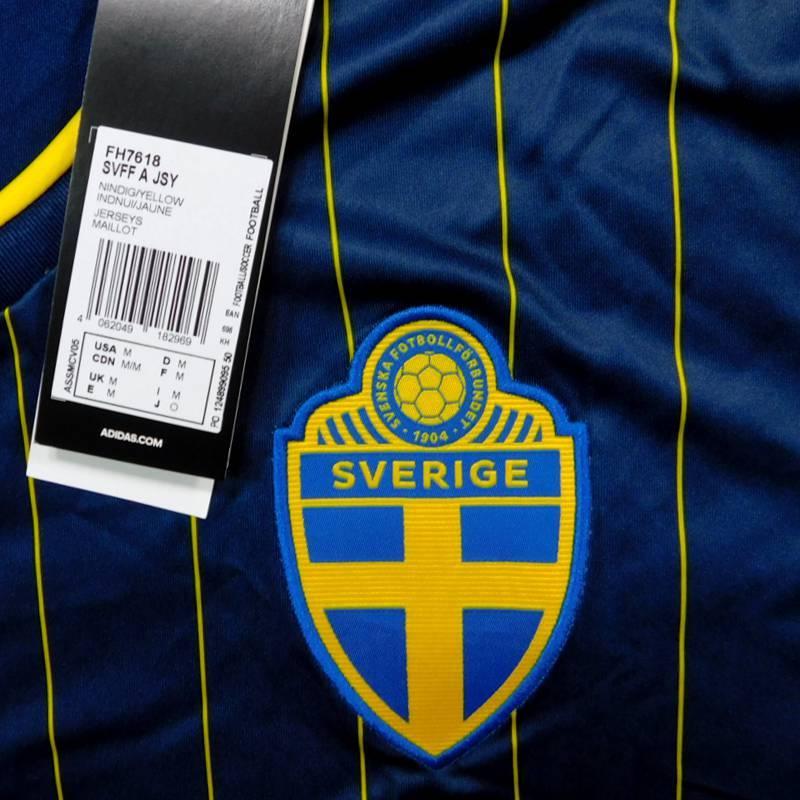 スウェーデン代表　21　アウェイ　半袖　ユニフォーム　ADIDAS　ユーロ2020（2021）(正規品/メール便可/メーカーコードFH7618) | adidas | 02