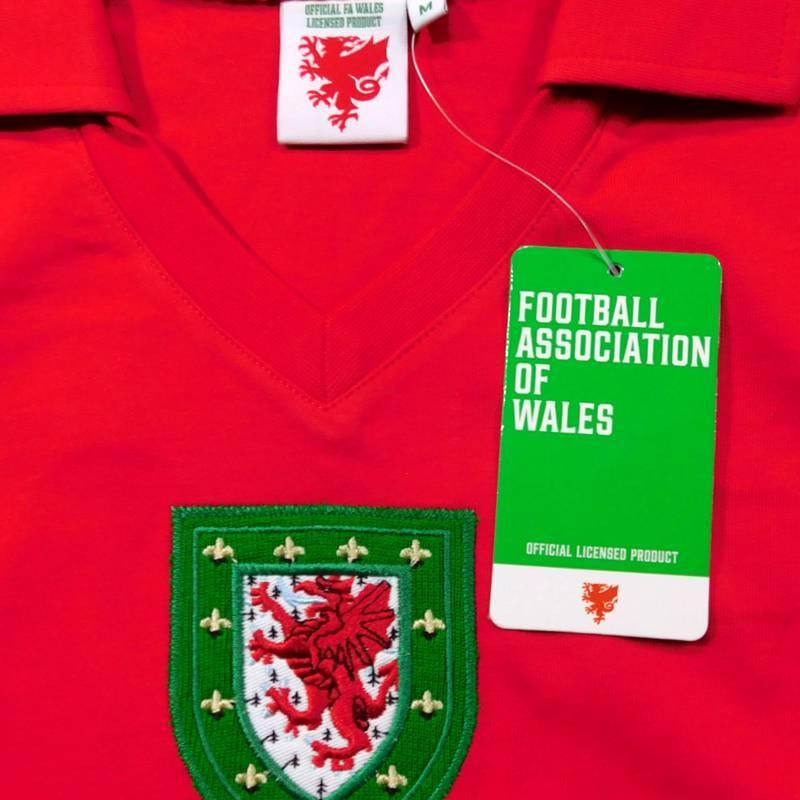 ウェールズ代表　1976　ホーム　半袖　ユニフォーム　復刻モデル/ジョン・トシャック10(正規品/メール便可) |  | 02