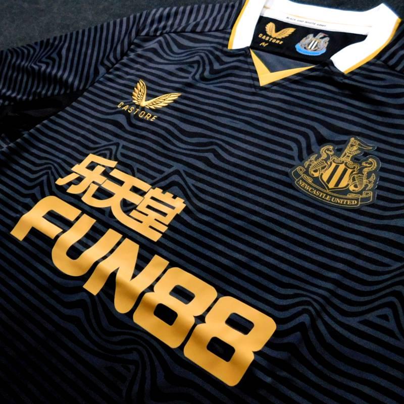 ニューカッスル　21　アウェイ　半袖　ユニフォーム　CASTORE　2021シーズン(正規品/メール便可/メーカーコードTM0203B) |  | 01