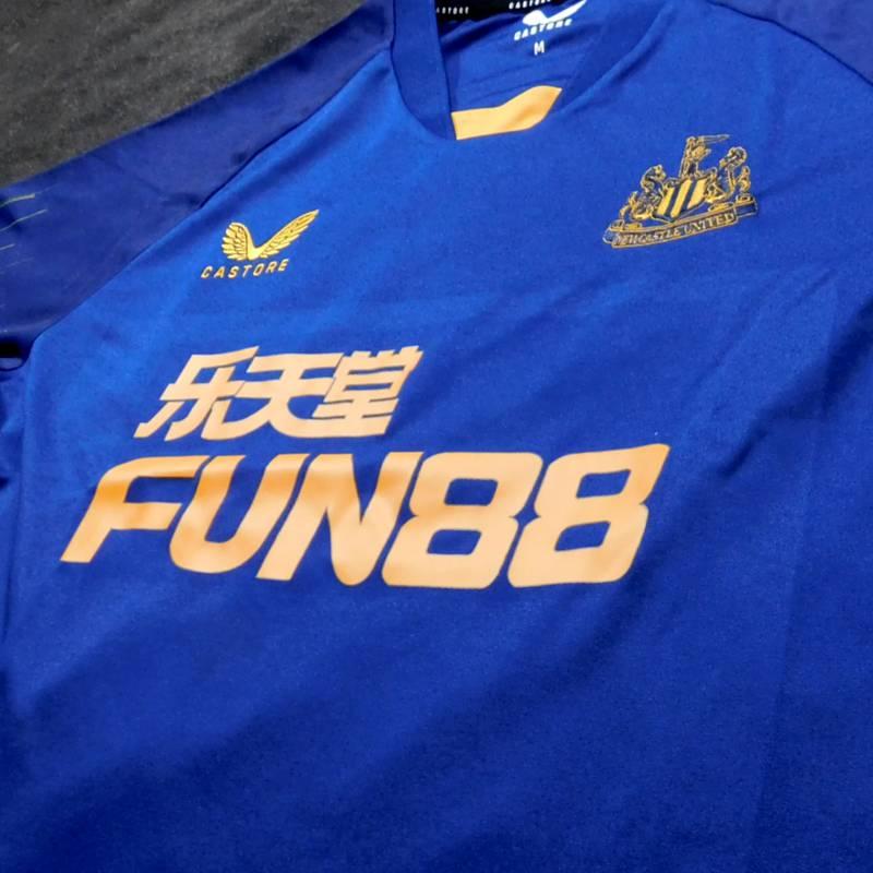 ニューカッスル　22　アウェイ　半袖　ユニフォーム　CASTORE　2022シーズン/130周年モデル(正規品/メール便可/メーカーコードTM1218) |  | 01
