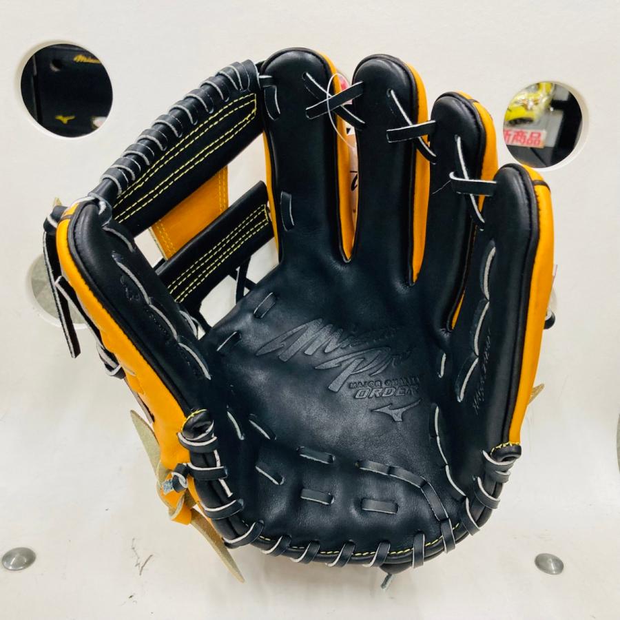 かっこいい配色仕様 ミズノプロ Mizunopro オリジナルオーダーグラブ 軟式用 内野手用 Axi型 ミズノプロロゴ刺繍入り Hagajapan製 当店限定 W Bk Or Lh ベースボールランド友井 通販 Yahoo ショッピング