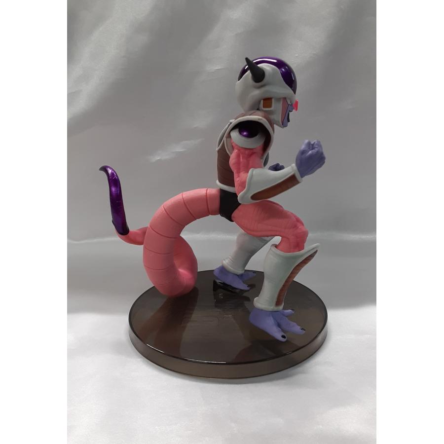 フリーザ 第一形態(フルカラー) BANPRESTO WORLD FIGURE COLOSSEUM
