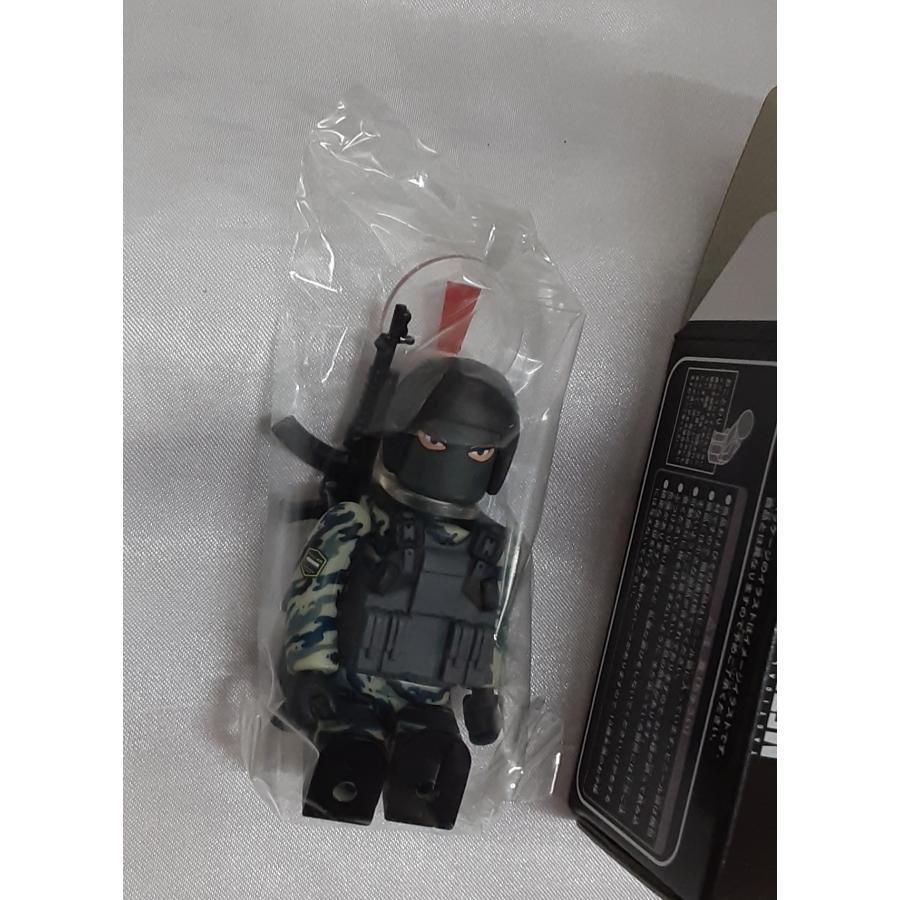 ゴルルコビッチ兵 タイガーストライプ迷彩 キューブリック KUBRICK METAL GEAR SOLID2 メタルギア フィギュア 内袋未開封 |  | 01