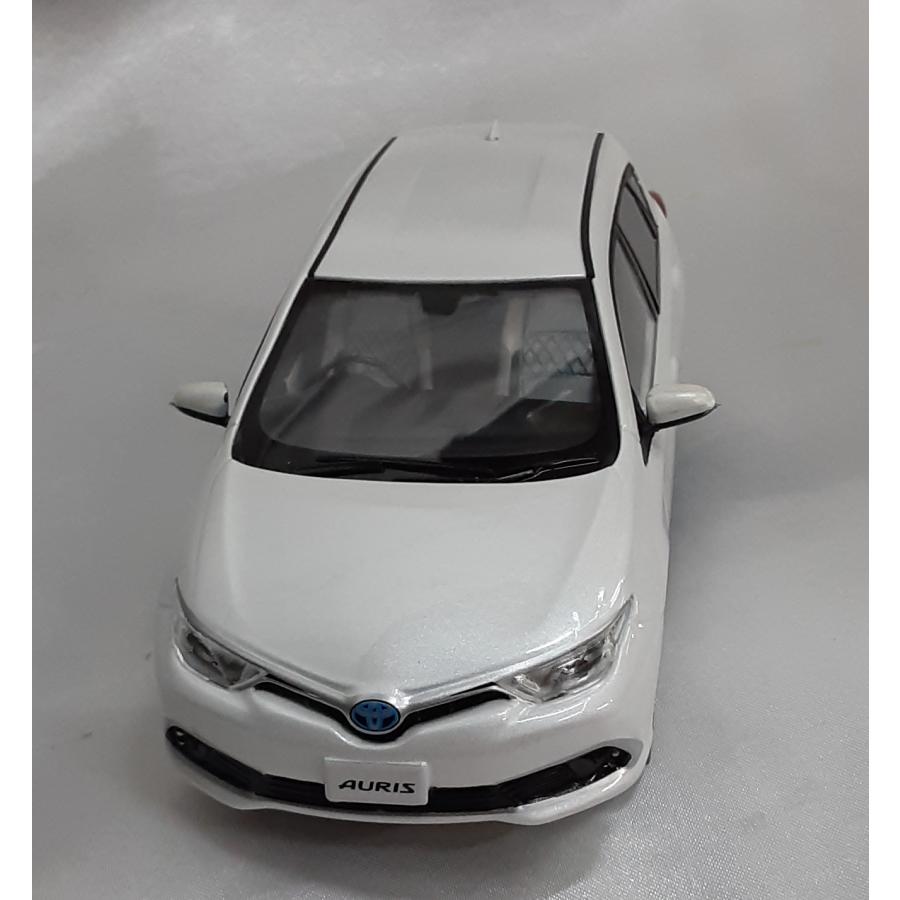 1/30 AURIS オーリス ホワイトパール クリスタルシャイン 070 トヨタ ミニカー |  | 03