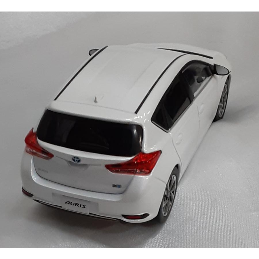 1/30 AURIS オーリス ホワイトパール クリスタルシャイン 070 トヨタ ミニカー |  | 04
