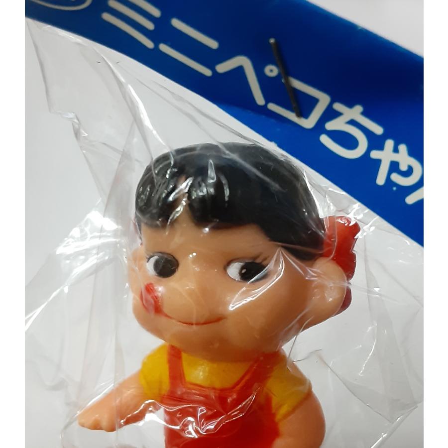 ミニペコちゃん人形 青パッケージ版 ソフビ 昭和 レトロ アンティーク 不二家 グッズ フィギュア ペコちゃん刻印 未開封 全長約6cm |  | 03