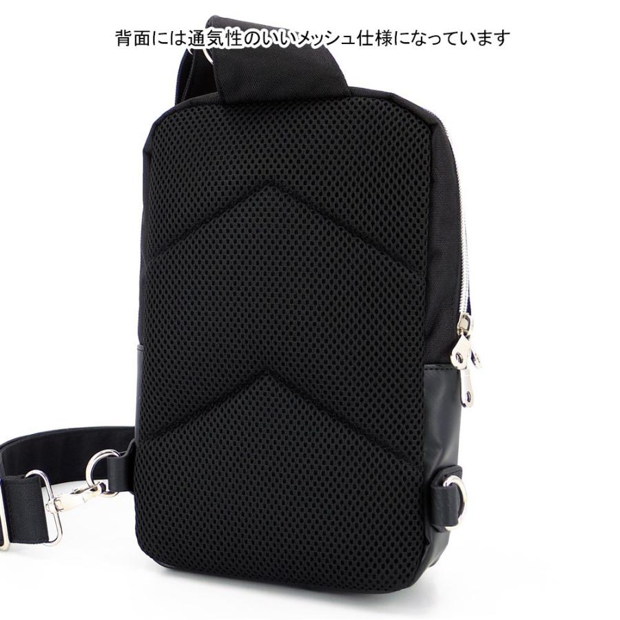 2層式 ボディバッグ W Lt ウォルト 小ぶり 小さめ メタル バックル ナイロン 2way ワンショルダー メンズ レディース きれいめ かっこいい 男性 60代 50代 40 y lover Yahoo ショッピング店 通販 Yahoo ショッピング