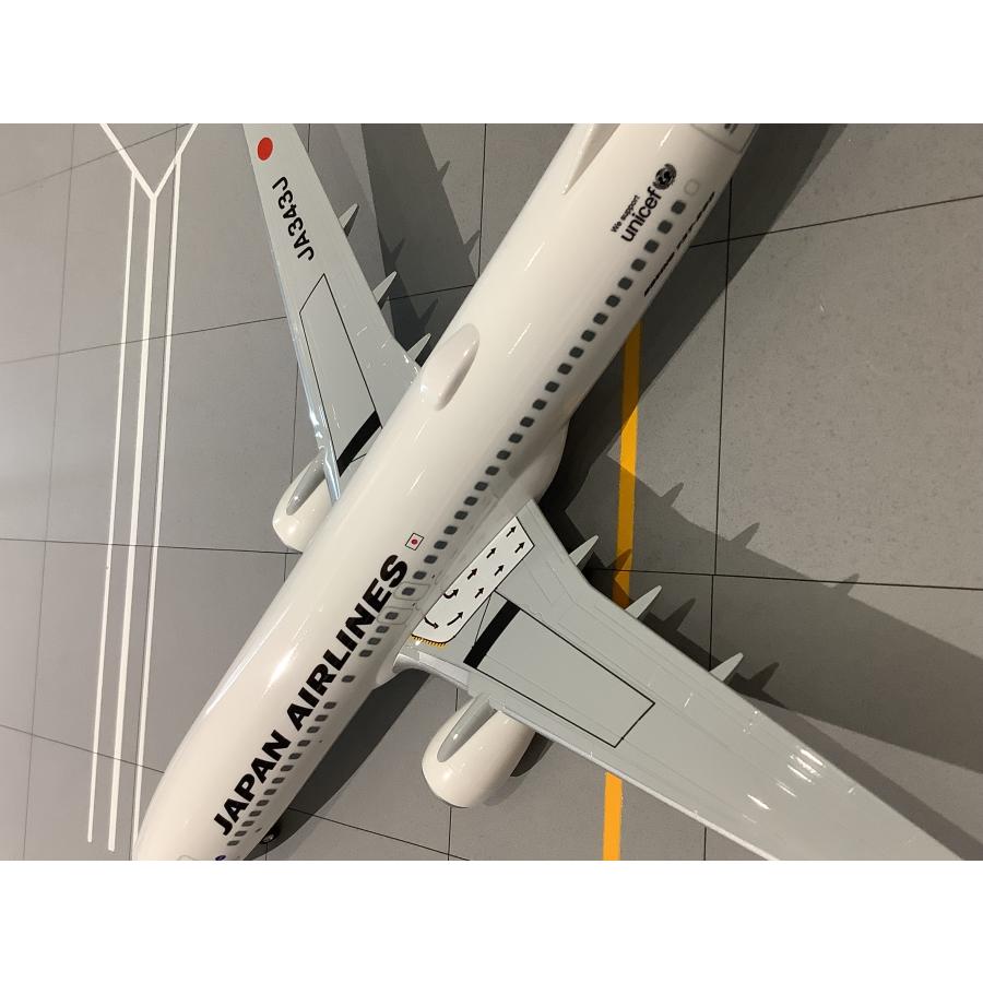 日本航空　JAL　JTA　 B737-800　1/130 新品 Amazon | 美ら海水族館 JAL JTA B737800 ジンベエジェット 1/130
