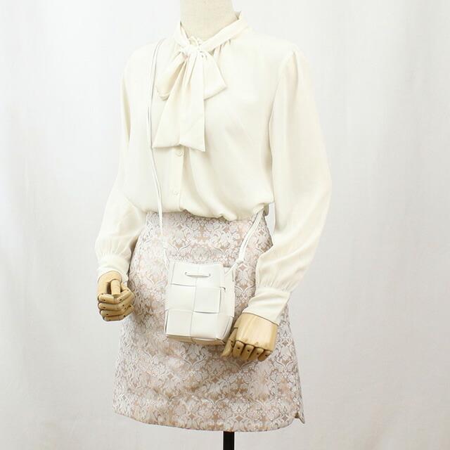 BOTTEGA VENETA（ボッテガ・ヴェネタ） 斜め掛け ショルダーバッグ