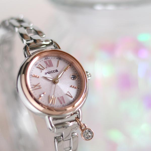 CITIZEN シチズン ウィッカ ハローキティ 腕時計 ソーラー レディース ハローキティ×シチズン「ウィッカ」コラボウォッチ - 文字板や裏ぶたに