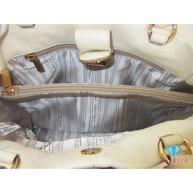 Salvatore Ferragamo ガンチーニ レザー ハンド 2WAY Salvatore Ferragamo ガンチーニ 黒 レザー 2way バッグ - メルカリ