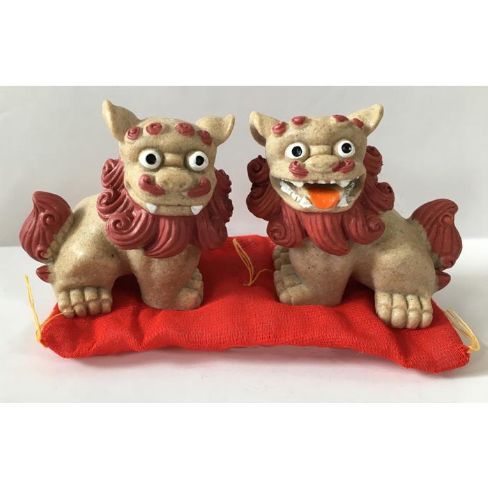 シーサー置物 砂石 赤 座布団ペアーシーさー お守り 中サイズ 沖縄お