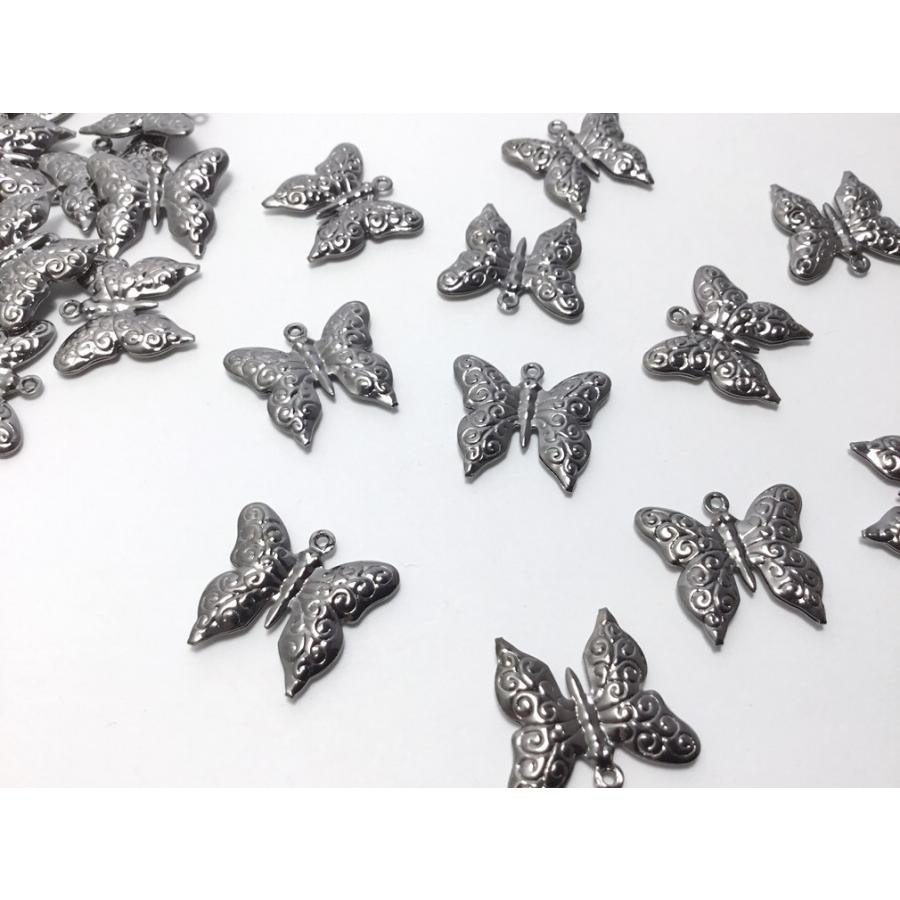 ビーズクラブ 1個 チャーム 黒蝶 ちょうちょう 立体 黒銀 20mm パーツ