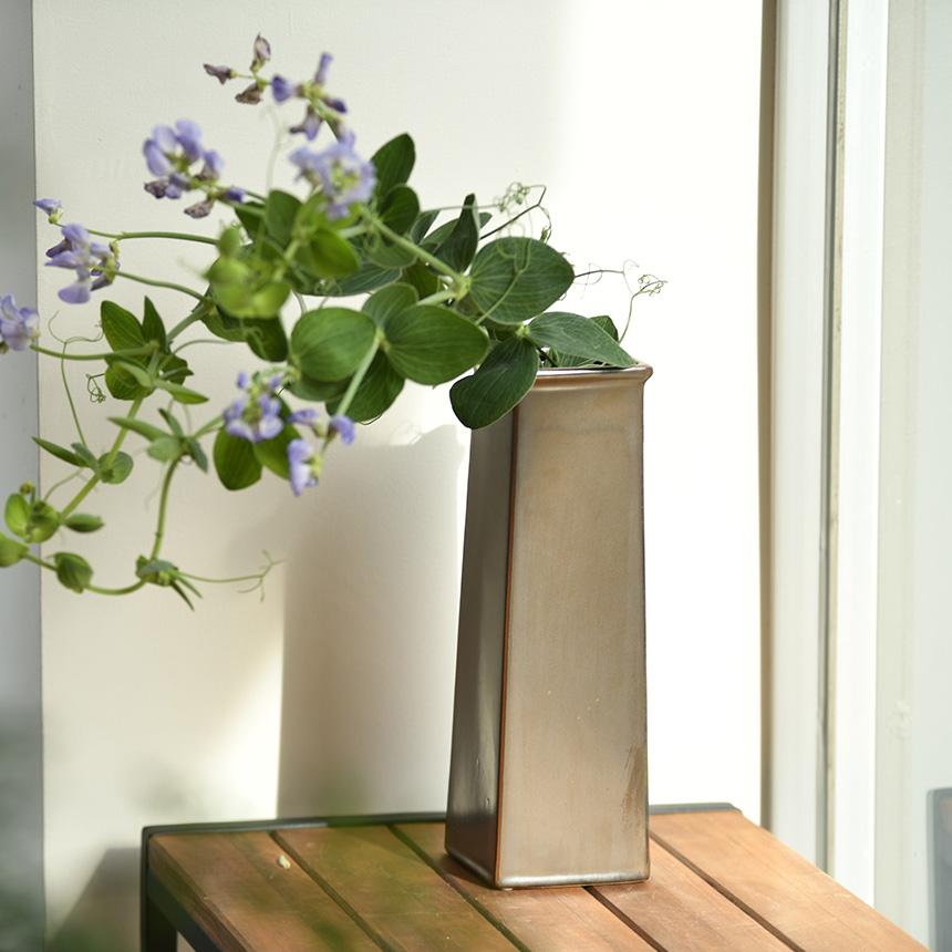 淡いグリーンの花弁模様花瓶 陶器製花瓶。 楽天市場】花瓶 陶器 フラワーベース スリムL ASH 幅25.5×奥行7