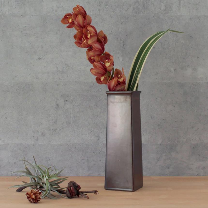 詳細不明　専用木箱付き　花瓶　高さ26cm 陶磁器 詳細不明 専用木箱付き 花瓶 高さ26cm 陶磁器 美術品