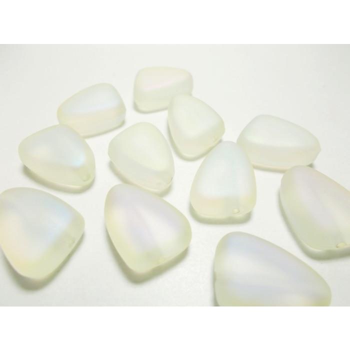 オーロラビーズ（フロスト）トライアングル１４Ｘ１８ＭＭ（11ケ） |  | 03