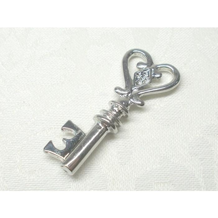 メタル チャーム 鍵 ２ カギ １ヶ １３ｘ１２ｍｍ アンド パーツ アクセサリー キー キャスト 鈴合金 ハンドメイド |  | 01