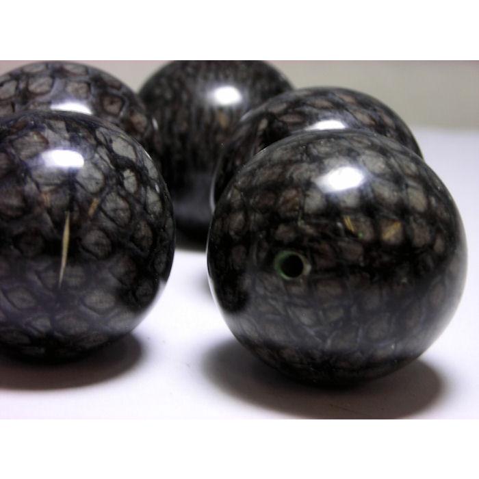 ヘビ皮封入ビーズ　カラー　28mm |  | 03