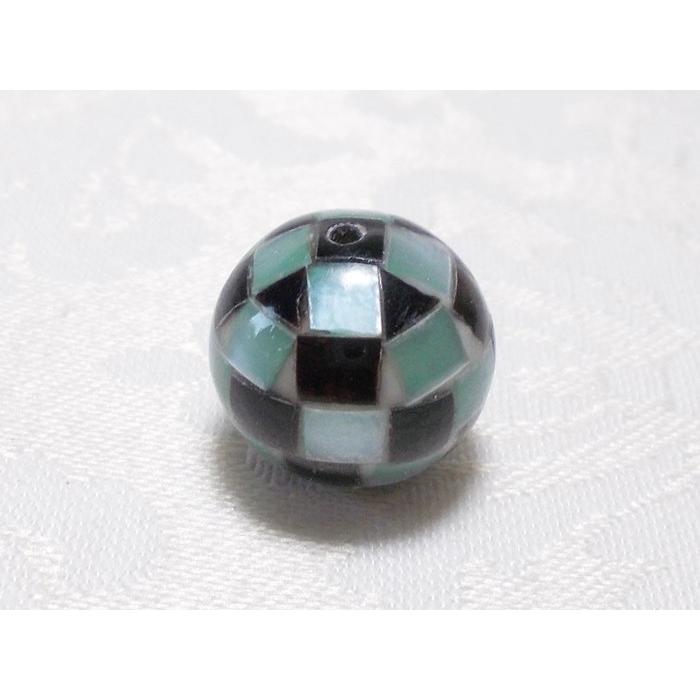 モザイクシェルNEWカラー１４ＭＭ（通し穴）１ケ |  | 02