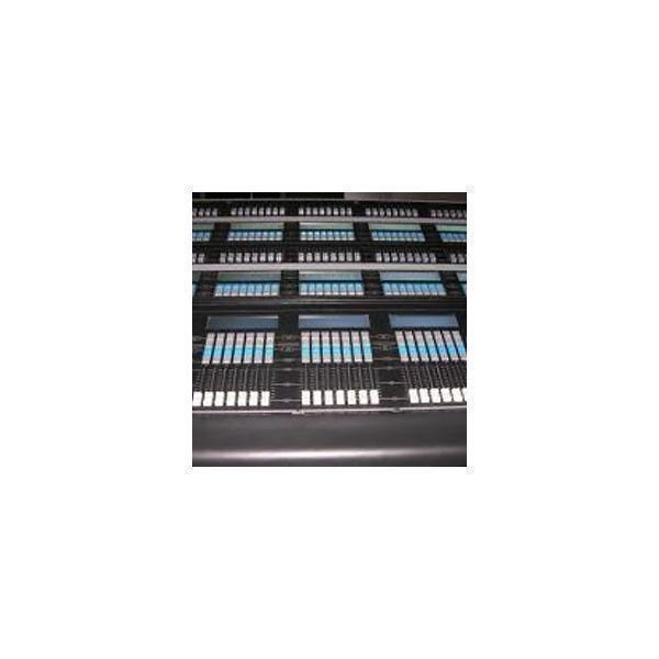 Diamond 4 Vision 中古 Avolites DMX 調光卓 Fight Case 付き | Beamtec