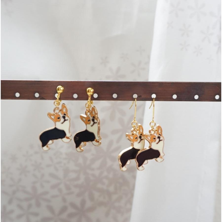 コーギーピアス コーギー（ホワイト＆レッド、トライカラー）のピアス かわいい