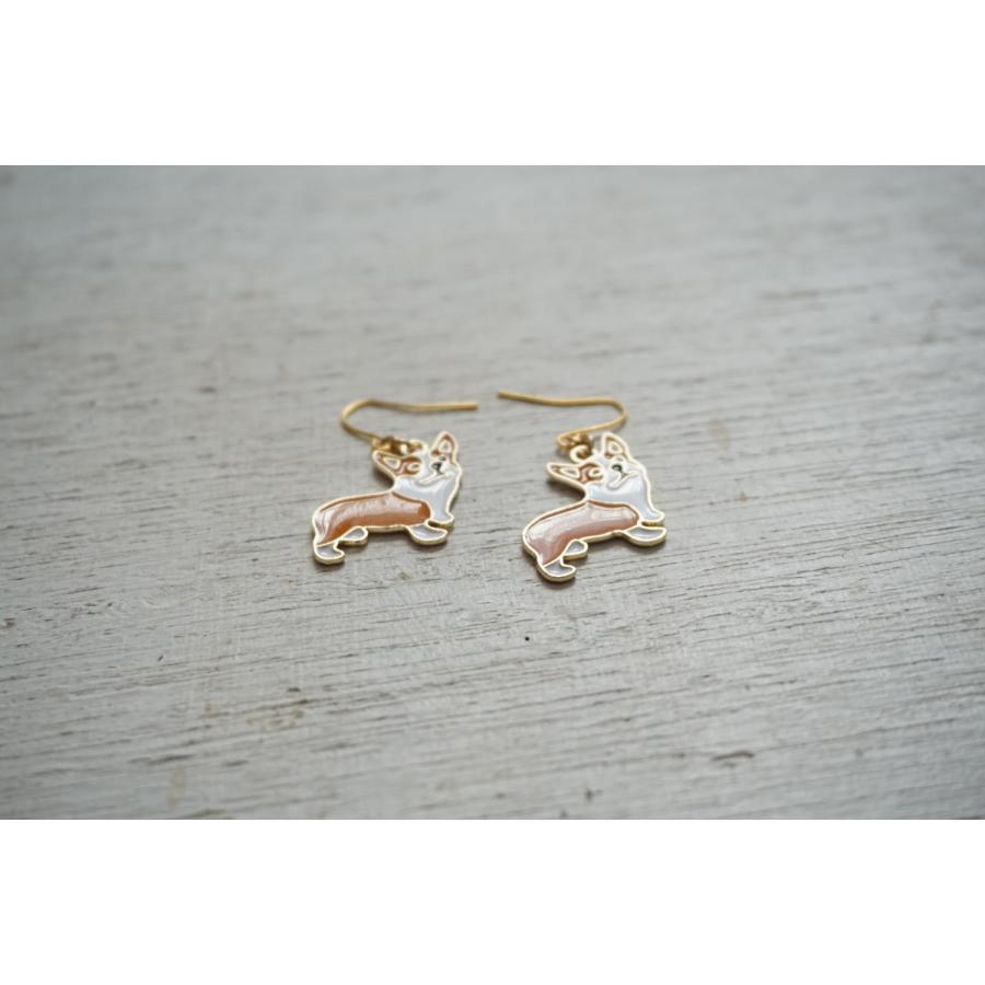 コーギー（ホワイト＆レッド、トライカラー）のピアス かわいい