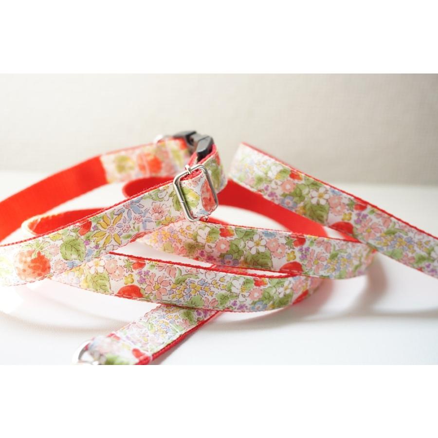 犬用首輪 ハーネス ストロベリーフラワー 全１色 オーダーメイド品 子犬 小型犬 中型犬 花柄 猫の首輪 １０mm いちご イチゴ Strawberry Flower C Beans Factory Yahoo 店 通販 Yahoo ショッピング