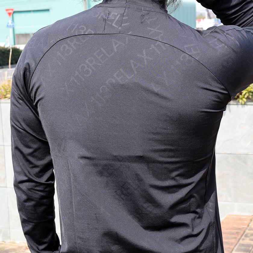 新品タグ付き✨️1PIU1UGUALE3 長袖 モックネック 白×黒 Mサイズ 1PIU1UGUALE3 RELAX 総柄 モックネック ロンT コンプレッション