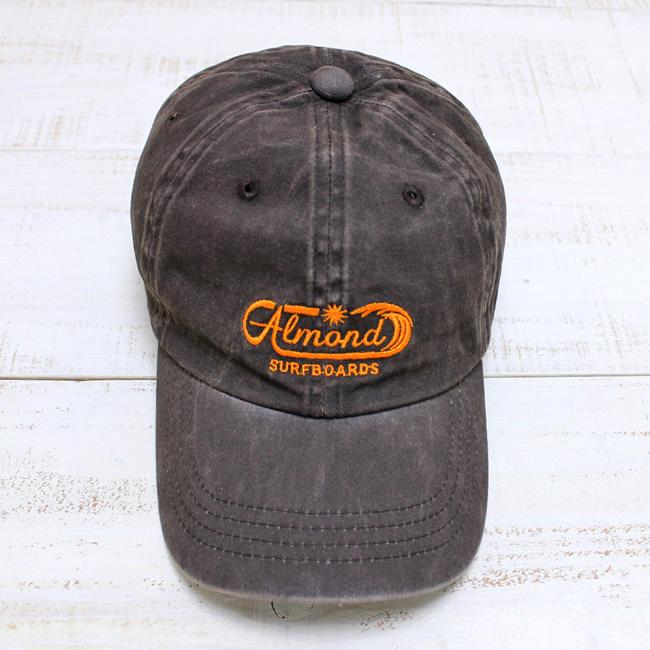 アーモンドサーフ サンウェーブ 6パネルキャップ Sunwave 6-Panel Cap ロゴ 刺繍トラッカー ロー 浅め コットン ツイル ピグメント Almond Surfboards Designs | ALMOND（ファッション） | 01