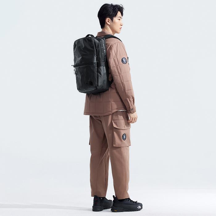 爆買 ノースフェイス デイパック リュック THE NORTH FACE BASE CAMP VOYAGER DAYPACK NF0A81DM ボイジャー 25リットル メンズ レディース 普段使い アウトドアの画像