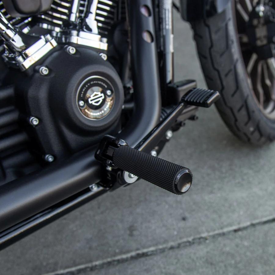ARLEN NESS・KNURLED・M8ソフテイル ドライバー フットペグ・ブラック　07-942　1620-1969　ハーレー_2