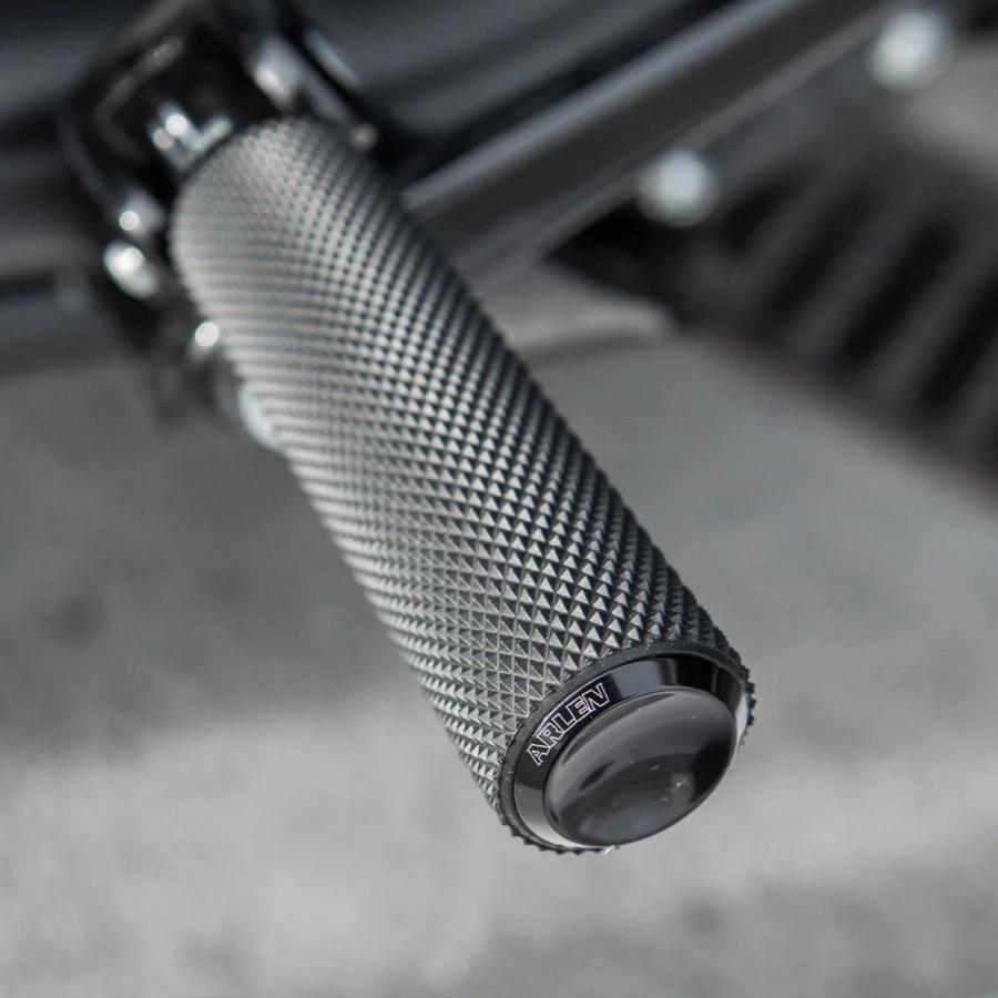 ARLEN NESS・KNURLED・M8ソフテイル パッセンジャ フットペグ・ブラック　07-943　1620-1970　ハーレー_3