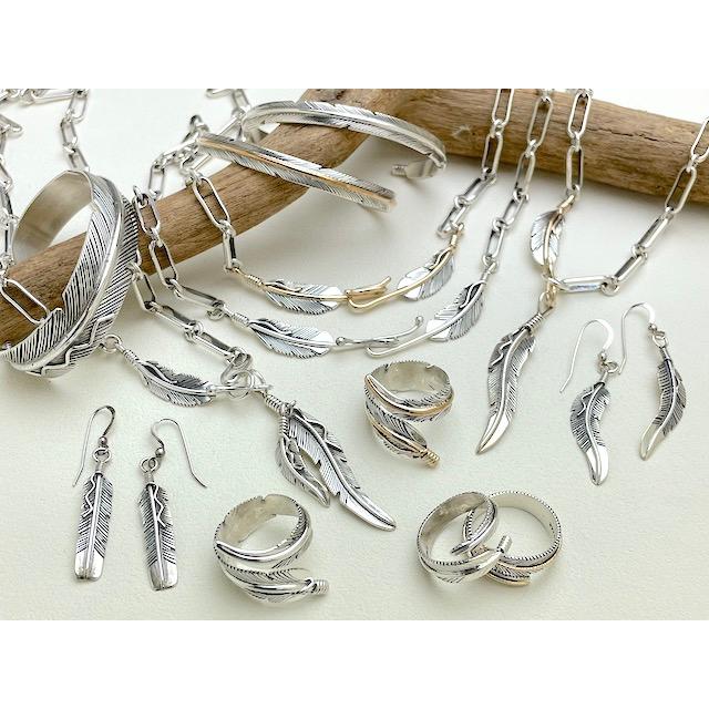 Indian Jewelry ナバホ 01-0298 ハービ−・メイス作 イーグルフェザー 
