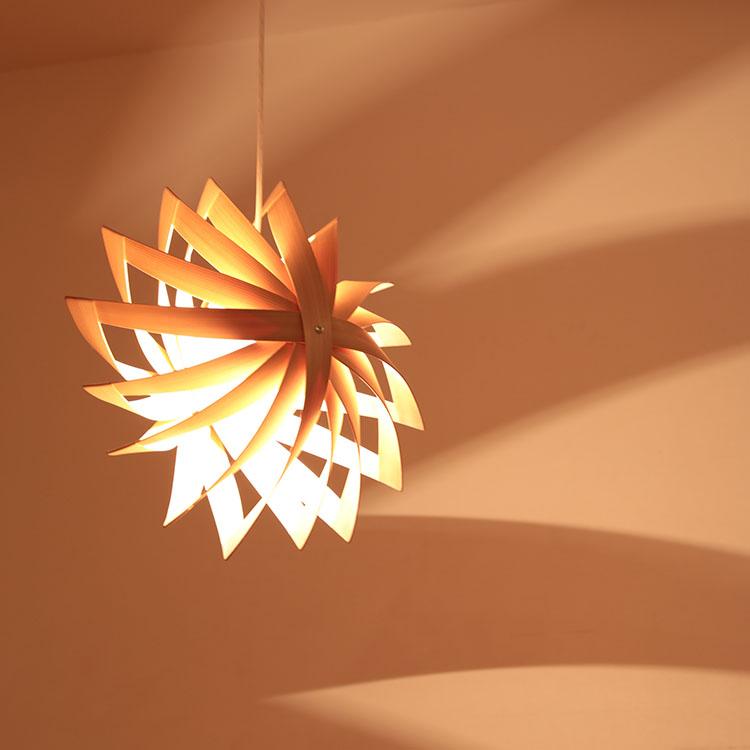 ペンダントライト おしゃれ 1灯 谷俊幸 風車 KAZAGURUMA デザイナーズ 照明作家 インテリア照明 天井照明 食卓用 ダイニング用 和室 和風 モダン おしゃれ | ブランド登録なし