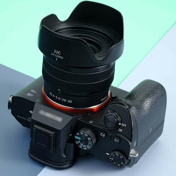 JJC 可逆式 レンズフード + アタブターリンク ソニー ZV-E1 と JJC 可逆式 レンズフード + アタブターリンク ソニー ZV-E1 と