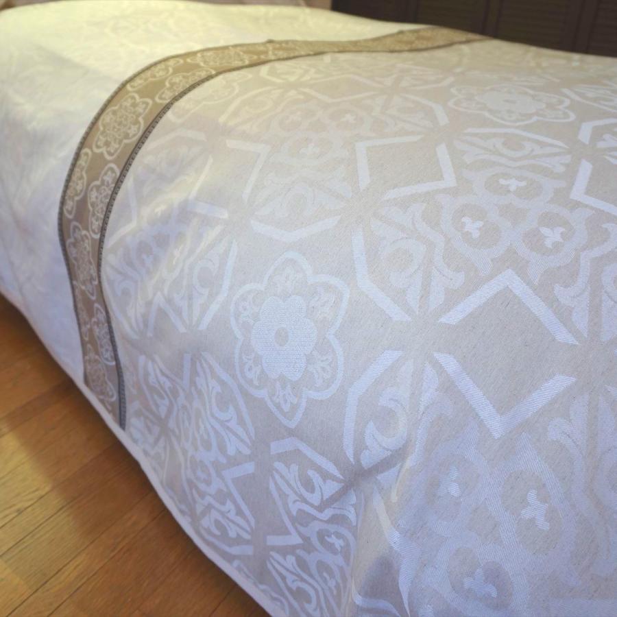 ベッドスプレッド カンクン ベージュ クイーン 250×270cm 1.4kg/スペイン製/日本仕様/ジャガード織/280ｃｍ超広幅デザイン生地 ベッドカバーの画像