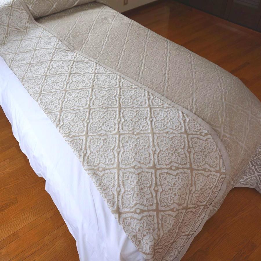 ベッドスプレッド ギア ゴールド セミダブル 200×270cm 1.3kg/スペイン製/日本仕様/ジャガード織/280ｃｍ超広幅デザイン生地 ベッドカバーの画像