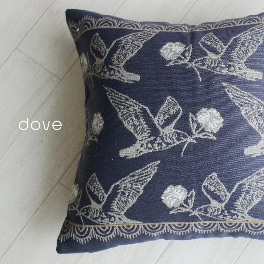 アンティーククッション♡アンティーククロス使用　　　ヌードクッション付き❣️ フラワー刺繍のクッションカバー ～牡丹 アンティークイエロー