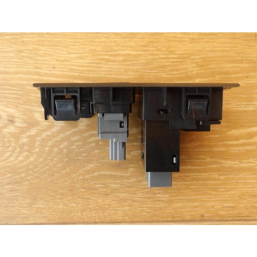 H26 ８６ ZN6 トランクオープナー・レベリングスイッチ |  | 03